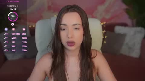 Snapshot of oliviamoore_ chatting on 6, 8, 2026 Olivia online show from 6, 8, 2026
