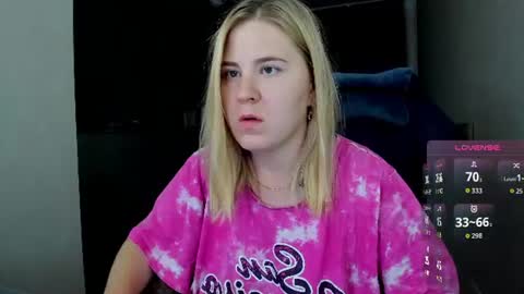 Snapshot of oliviamunk chatting on 4, 8, 2026 . online show from 4, 8, 2026