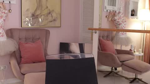 OliviaSway online show from 11, 9, 2025