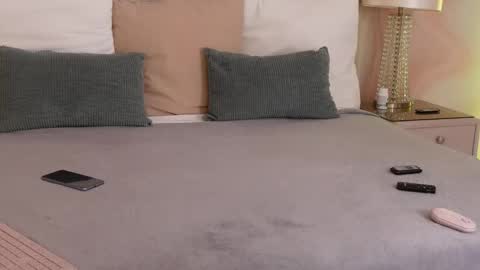 Snapshot of oliviasway chatting on 16, 11, 2025 OliviaSway online show from 16, 11, 2025