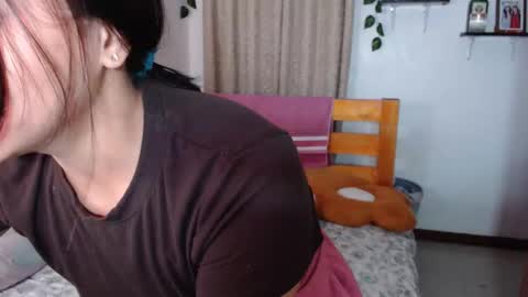 Snapshot of omariaennaid chatting on 12, 9, 2025 Angel online show from 12, 9, 2025