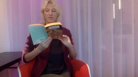 omilk online show from 8, 9, 2025