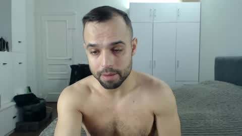 onebestlover online show from 30, 4, 2026
