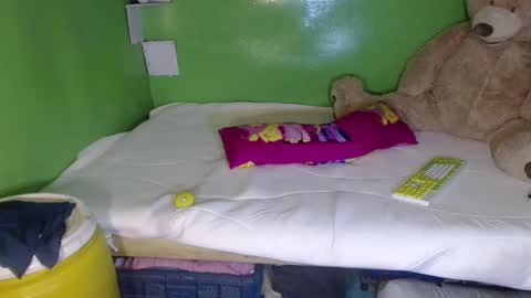 Snapshot of onebigloadxxx chatting on 10, 12, 2024 Wyn Will serve you and be your slave online show from 10, 12, 2024