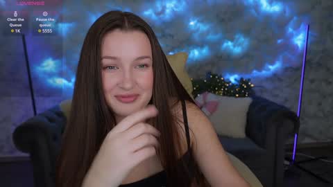 Snapshot of onelaya chatting on 5, 2, 2025 L A Y A online show from 5, 2, 2025