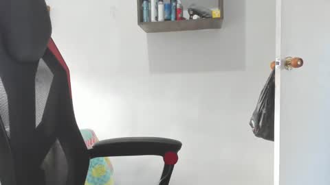 Andres INDEPENDENT MODEL online show from 2, 12, 2024