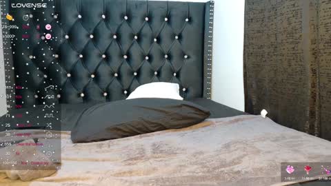 Snapshot of online_bestie chatting on 12, 1, 2025 Bestie online show from 12, 1, 2025