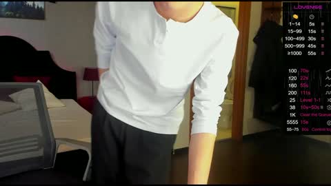 Snapshot of only_eric chatting on 5, 2, 2025 Erick  online show from 5, 2, 2025