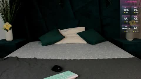 Snapshot of only_eric chatting on 18, 11, 2025 Erick online show from 18, 11, 2025