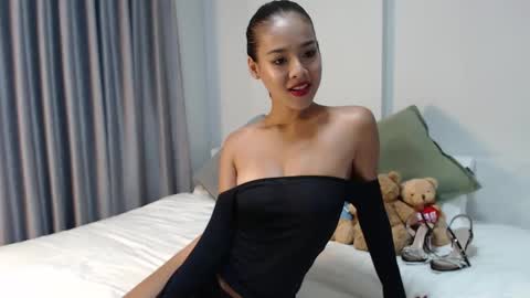 Snapshot of onlylilypeach chatting on 24, 2, 2025 Lily Peach - online show from 24, 2, 2025