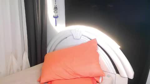 Samantha - DONT FORGET TO FOLLOW AND GIVE ME THUMBS UP online show from 24, 10, 2025