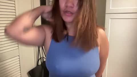 Snapshot of oohhellothere chatting on 4, 12, 2025 Miss Girly online show from 4, 12, 2025