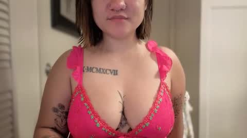 Snapshot of oohhellothere chatting on 19, 3, 2026 Miss Girly online show from 19, 3, 2026