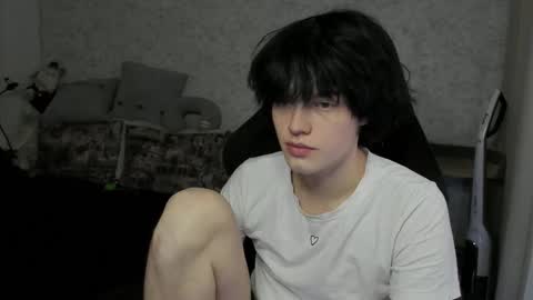 Snapshot of opiunarium chatting on 16, 12, 2025 Bella and John online show from 16, 12, 2025