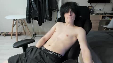 Snapshot of opiunarium chatting on 25, 3, 2026 Bella and John online show from 25, 3, 2026