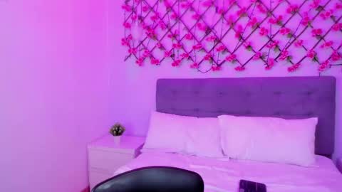 Snapshot of oriana_guzman chatting on 5, 3, 2025 Miss Guzman  online show from 5, 3, 2025