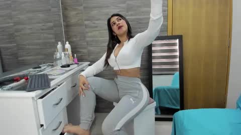 Oriana online show from 5, 10, 2025