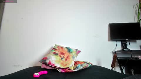 Snapshot of oriana_thomson2 chatting on 14, 7, 2026 Oriana online show from 14, 7, 2026