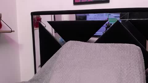 Snapshot of orianna_bodmod chatting on 6, 3, 2025 ORIANNA online show from 6, 3, 2025