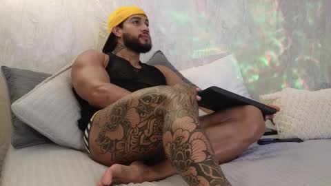 Snapshot of osher_cox chatting on 22, 11, 2025 osher_cox online show from 22, 11, 2025