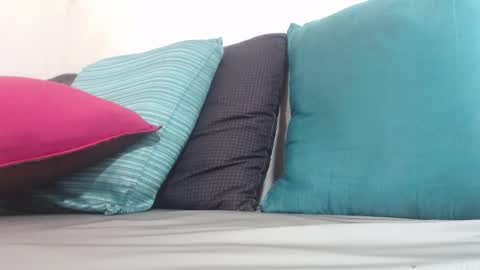 OsirisHills online show from 5, 10, 2025