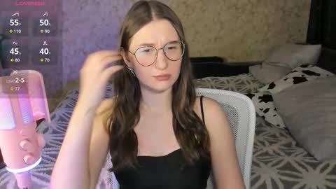 Snapshot of oskar_fucker chatting on 17, 11, 2025 Leliana online show from 17, 11, 2025