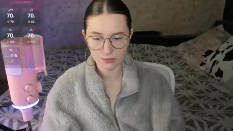 Snapshot of oskar_fucker chatting on 3, 12, 2025 Leliana online show from 3, 12, 2025