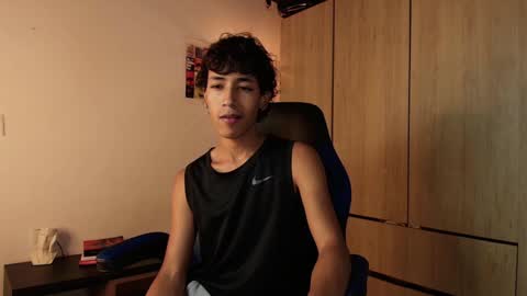 Snapshot of ostin_18hot chatting on 3, 1, 2025 ostin 18hot online show from 3, 1, 2025