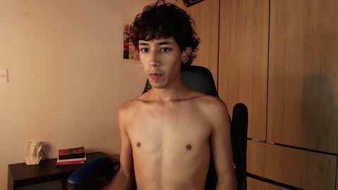 Snapshot of ostin_18hot chatting on 4, 1, 2025 ostin 18hot online show from 4, 1, 2025