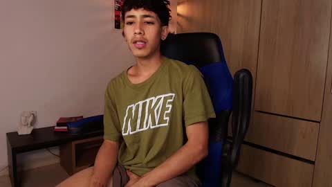 Snapshot of ostin_18hot chatting on 19, 1, 2025 ostin 18hot online show from 19, 1, 2025