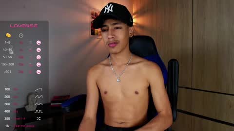 Snapshot of ostin_18hot chatting on 8, 2, 2025 ostin 18hot online show from 8, 2, 2025