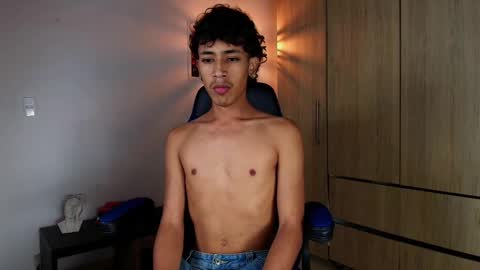 Snapshot of ostin_18hot chatting on 12, 2, 2025 ostin 18hot online show from 12, 2, 2025