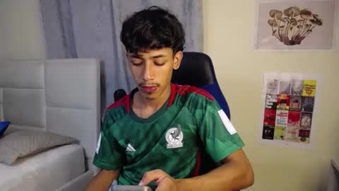 Snapshot of ostin_18hot chatting on 15, 9, 2025 ostin 18hot online show from 15, 9, 2025