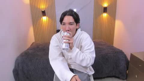 Otto Andrew online show from 24, 4, 2026