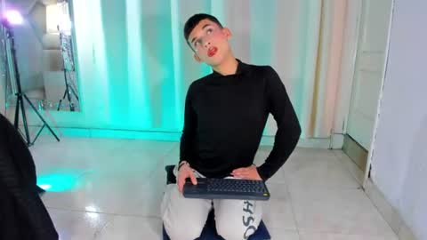 owen_stone1 online show from 10, 7, 2026