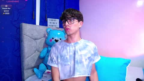 Owen  Independent model  online show from 27, 12, 2024