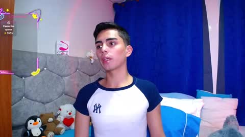 Owen  Independent model  online show from 18, 9, 2025