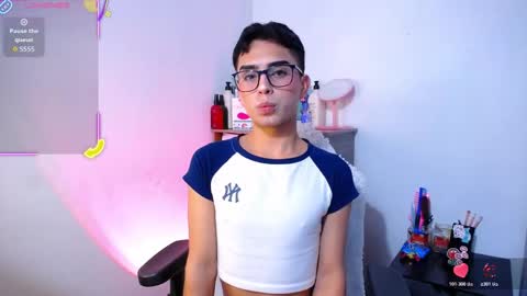 Owen  Independent model  online show from 8, 11, 2025