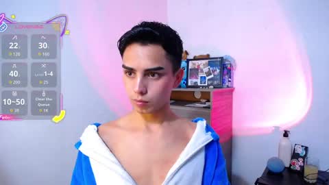 Owen  Independent model  online show from 15, 11, 2025