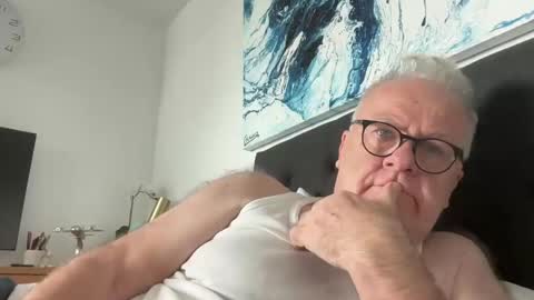 Snapshot of ozhairybearxxxx chatting on 31, 12, 2024 ozhairybearxxxx online show from 31, 12, 2024