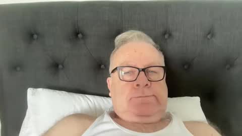 Snapshot of ozhairybearxxxx chatting on 2, 3, 2025 ozhairybearxxxx online show from 2, 3, 2025