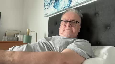 Snapshot of ozhairybearxxxx chatting on 22, 11, 2025 ozhairybearxxxx online show from 22, 11, 2025