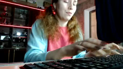 Ella online show from 17, 4, 2026