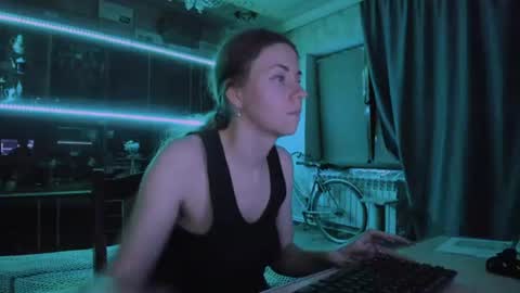 Ella online show from 14, 7, 2026