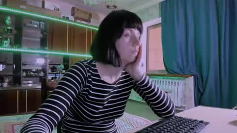 Ella online show from 22, 7, 2026