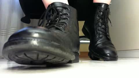 Snapshot of pablomenesssl chatting on 18, 2, 2025 Pablo Meness online show from 18, 2, 2025