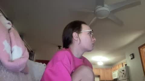 paisleysnowxo online show from 10, 3, 2025