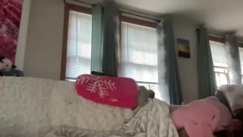 paisleysnowxo online show from 28, 10, 2025