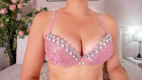 Snapshot of pamela_duque30 chatting on 2, 2, 2025 Pamela Duque  online show from 2, 2, 2025