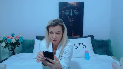 Snapshot of pamela_issy chatting on 4, 1, 2025 PAMEL ISSY online show from 4, 1, 2025